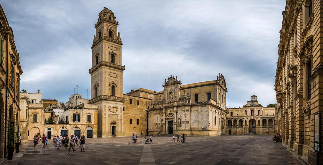 Ferrante D'Aragona Rooms Lecce Buitenkant foto