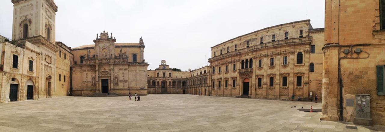 Ferrante D'Aragona Rooms Lecce Buitenkant foto