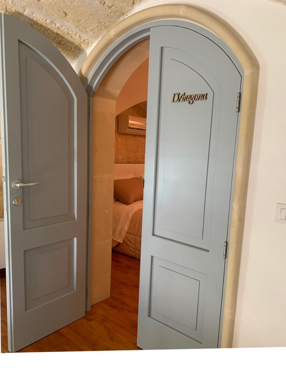 Ferrante D'Aragona Rooms Lecce Buitenkant foto